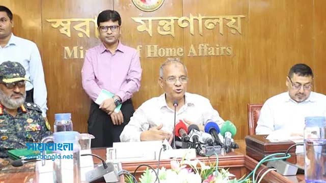 সচিবালয়ে স্বরাষ্ট্র উপদেষ্টা লেফটেন্যান্ট জেনারেল (অব.) মো. জাহাঙ্গীর আলম চৌধুরী। ছবি: সংগৃহীত