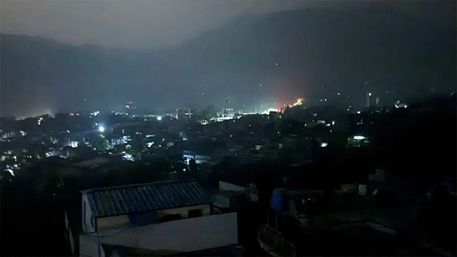 ভারতের মিসাইল হামলার পর আলোকিত হয়ে ওঠে পাকিস্তানের আজাদ কাশ্মিরের রাজধানী মুজাফফরাবাদ