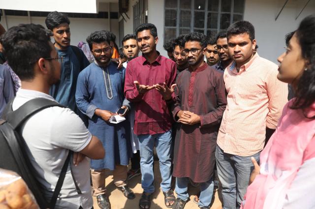 ডাকসু নির্বাচন ঘিরে জমজমাট প্রচার