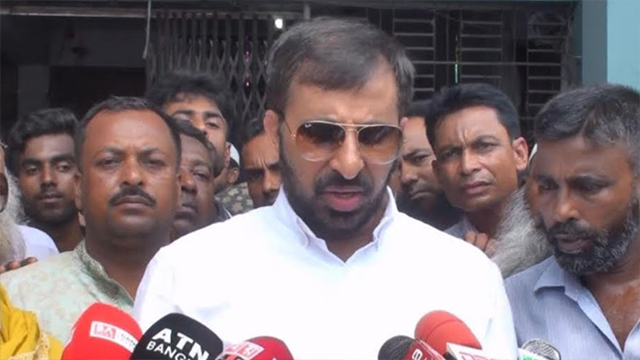 সাতক্ষীরা পৌরসভায় দলীয় নেতা-কর্মীসহ সমর্থকদের নিয়ে বক্তব্য দেন সাতক্ষীরা জেলা বিএনপির যুগ্ম আহ্বায়ক তাজকিন আহমেদ চিশতী। ছবি- সংগৃহীত