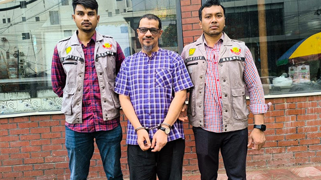 আওয়ামী লীগের সাবেক নেতা ডা. খন্দকার রাহাত হোসেন গ্রেফতার।