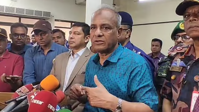 স্বরাষ্ট্র উপদেষ্টা লে. জে. (অব.) জাহাঙ্গীর আলম চৌধুরী।