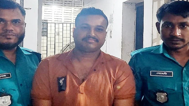 টিপু মুনশির ব্যক্তিগত সহকারী (পিএস) লাভলু মিয়া