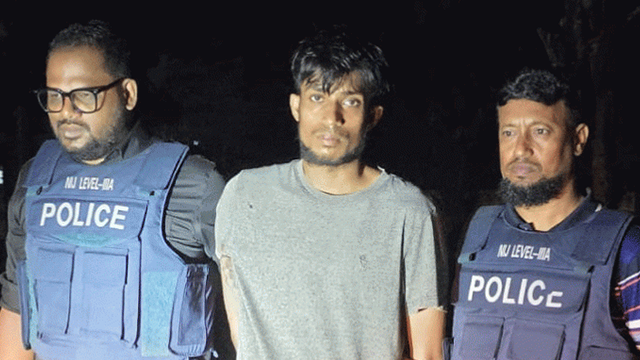 গ্রেফতার হওয়া মোটসাইকেল চালক শাহপরান।