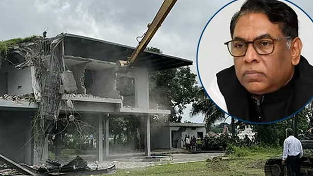 সাবেক বিদ্যুৎ প্রতিমন্ত্রী নসরুল হামিদের অবৈধ বাগানবাড়ি (বাংলো) গুঁড়িয়ে দিয়েছে বিআইডব্লিউটিএ