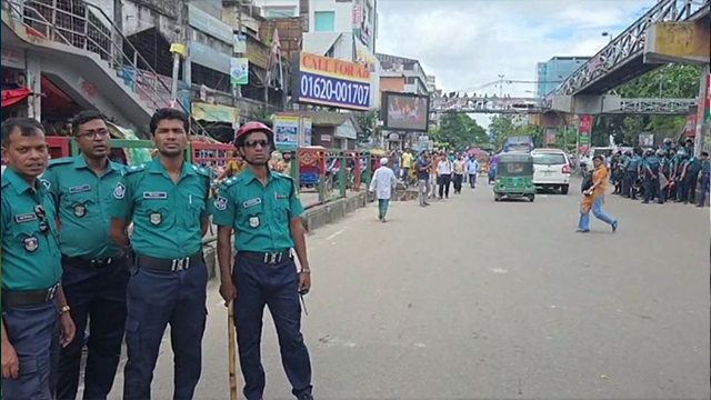 সায়েন্সল্যাব এলাকার পরিস্থিতি নিয়ন্ত্রণে পুলিশ