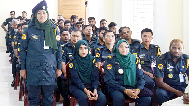 কারারক্ষীদের অবসর জীবন সুরক্ষিত করার উদ্যোগ নিয়েছে সরকার। ছবি: সংগৃহীত