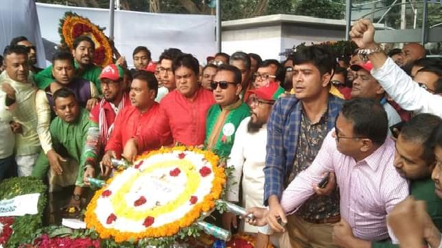 বিজয় দিবসে ঢাকা মহানগর দক্ষিণ স্বেচ্ছাসেবক লীগের শ্রদ্ধাঞ্জলি
